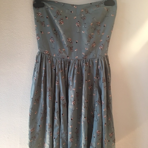 Gorgeous flamingo dress, size medium - Picture 2 of 4